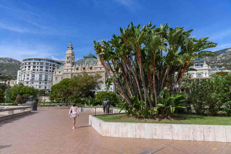 Principado de Mónaco 37 - Montecarlo - paseo Luis II de Mónaco.jpg